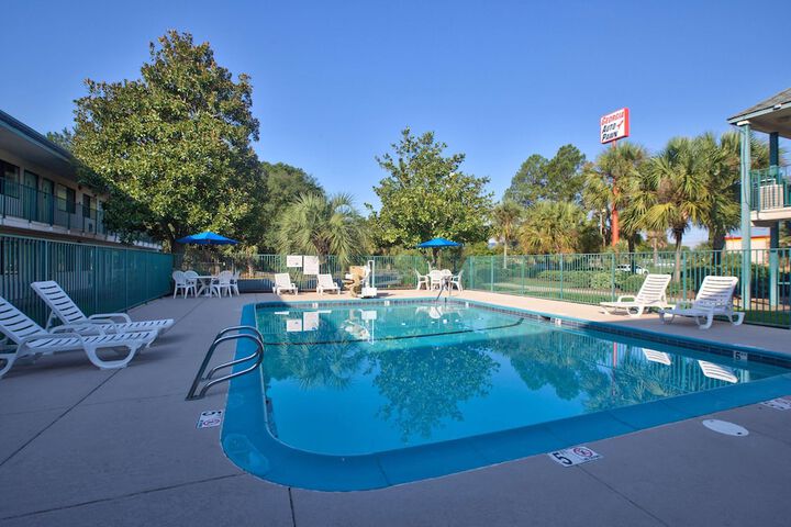 Pool 4 of 29