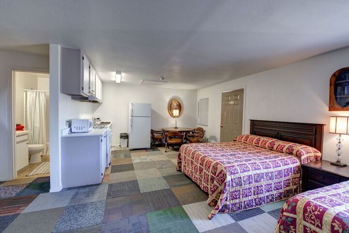 CRIMSON HILLS MOTEL