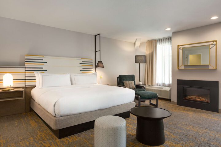 Room 42 of 62