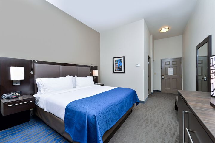 Holiday Inn Express St. Louis West - OFallon by IHG