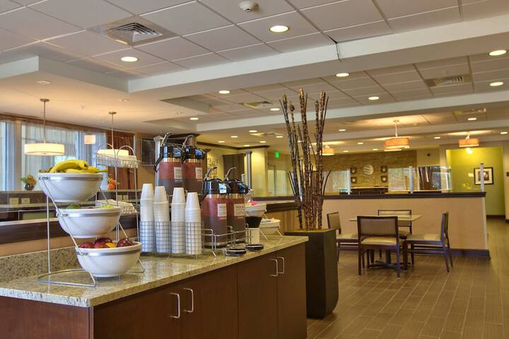 Breakfast/Coffee Service 35 of 43
