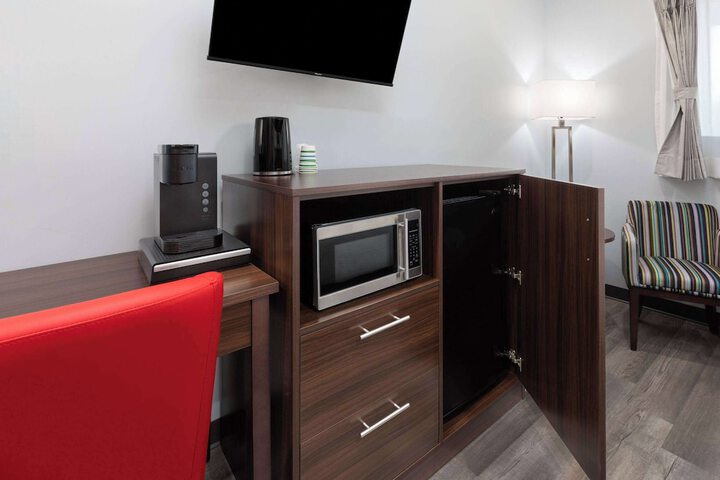 Room 43 of 59