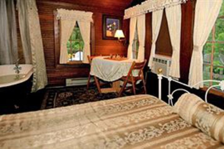 Spicer Castle Inn & Restaurant