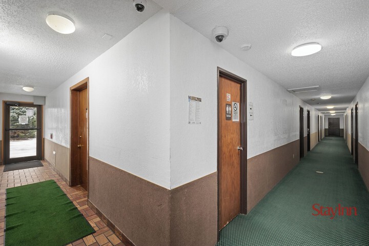 Ballroom/Hall 48 of 49