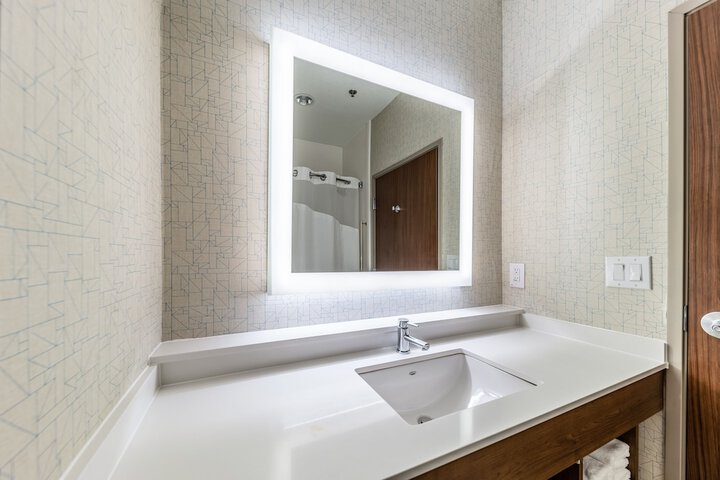 Holiday Inn Express & Suites Fort Worth - Fossil Creek by IHG