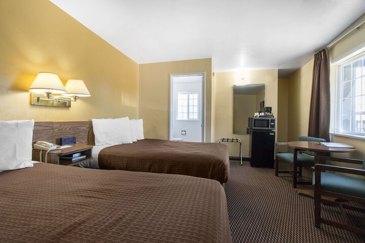 Room 8 of 34