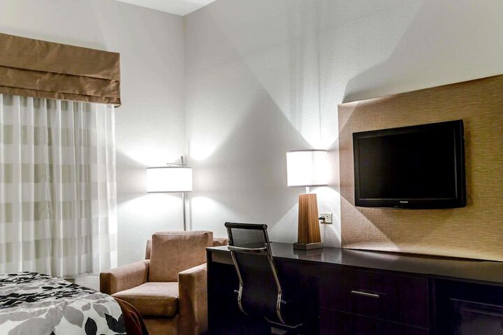 Room 19 of 35