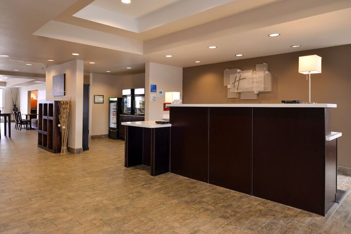 Holiday Inn Express & Suites Williams by IHG