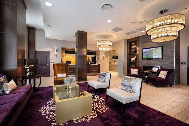 Ambassador Hotel Wichita Autograph Collection