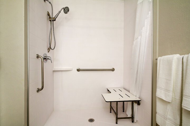 Room 61 of 80