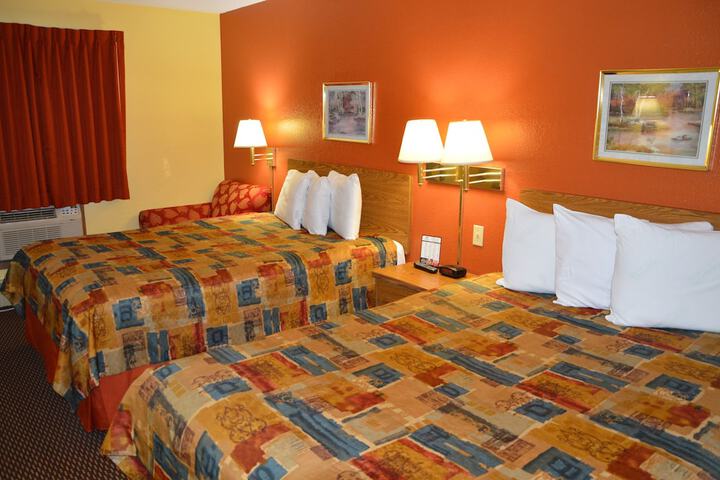 Room 9 of 23