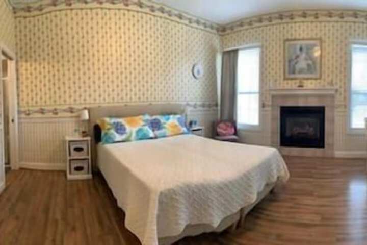 Room 15 of 47