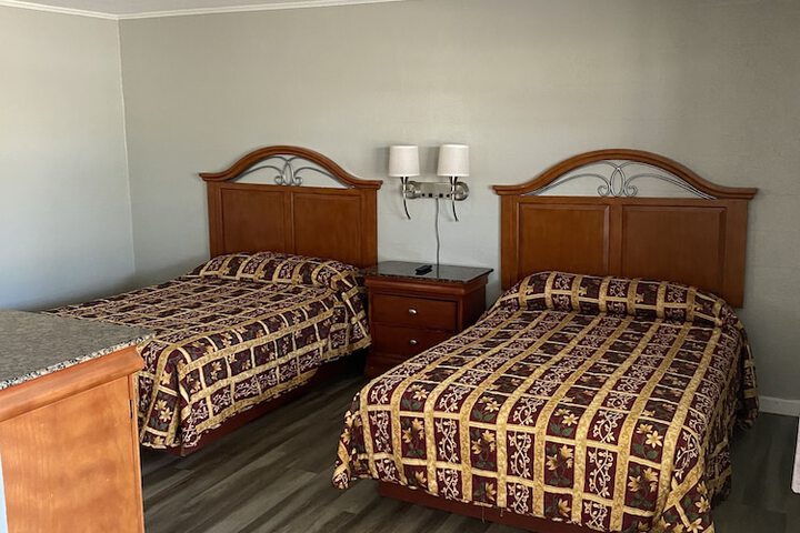 Room 10 of 25