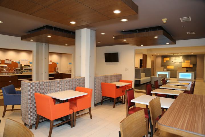 Holiday Inn Express Hotel & Suites Greenville by IHG