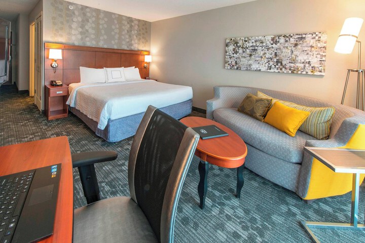 Room 21 of 33