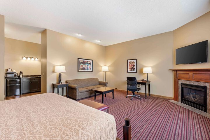 Best Western Plus Dutch Haus Inn and Suites