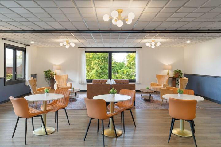 Hotel Vervana Trademark Collection by Wyndham