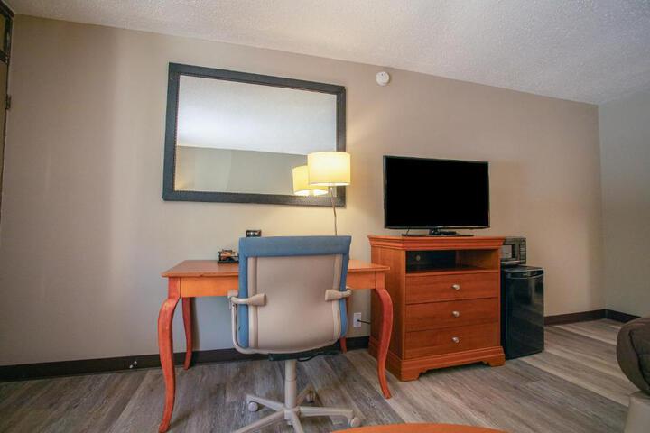 OYO hotel Greensboro east I 40