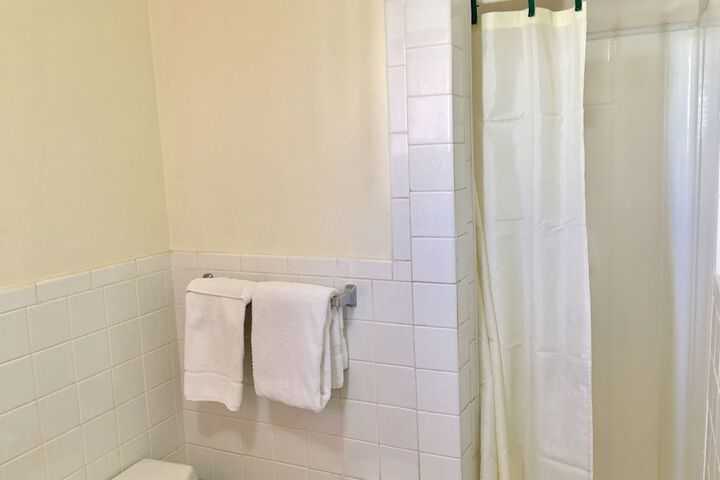 Room 16 of 37