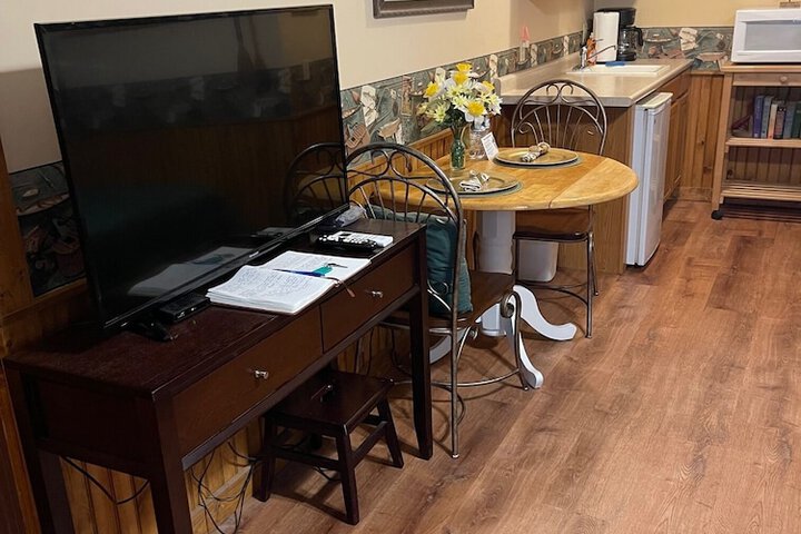 Mountain Aire Cottages Inn & Glamping