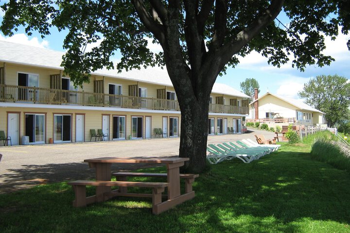 Hotel 8 of 67