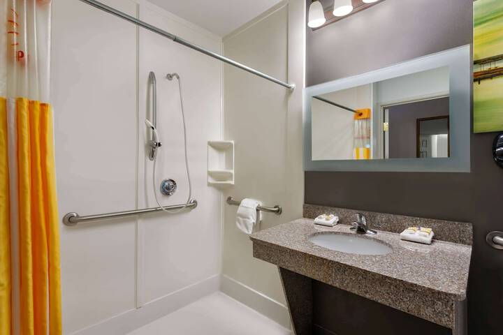 Room 14 of 29