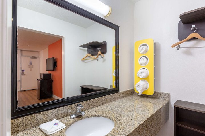 Room 26 of 37