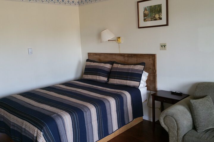 Room 12 of 38