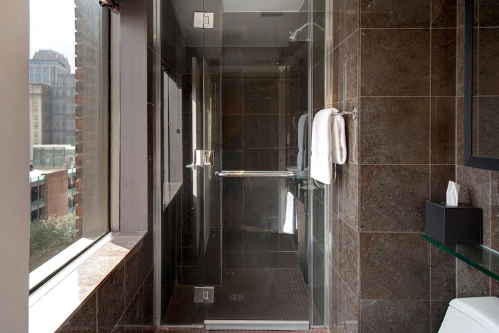 Room 4 of 62