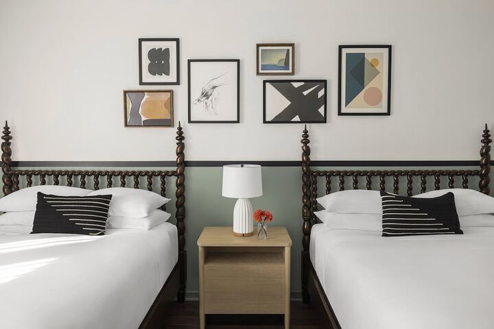 Room 43 of 92