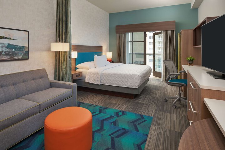 Room 32 of 59