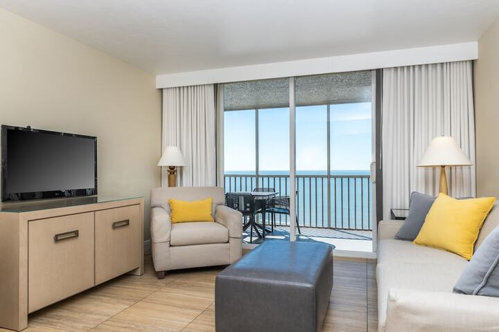 DiamondHead Beach Resort