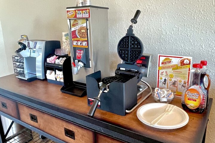 Breakfast/Coffee Service 23 of 23