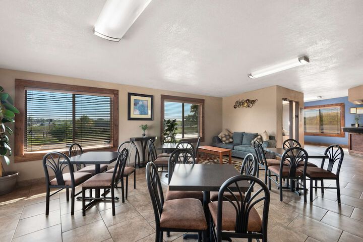 Days Inn by Wyndham Newton