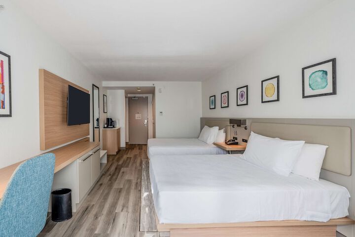 Room 28 of 64