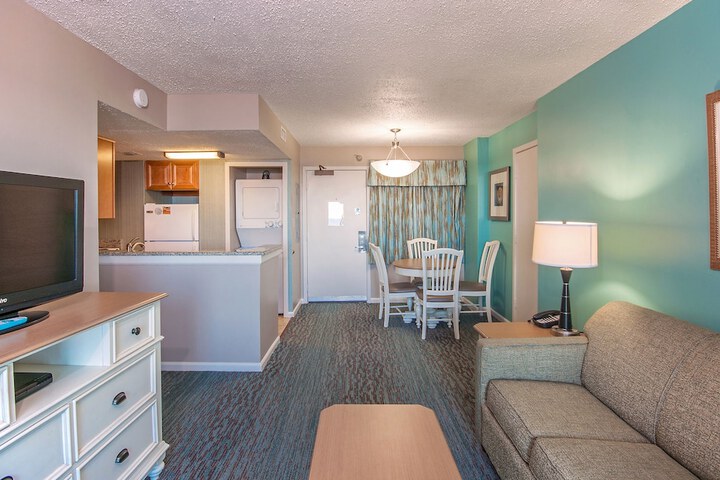 Room 33 of 66