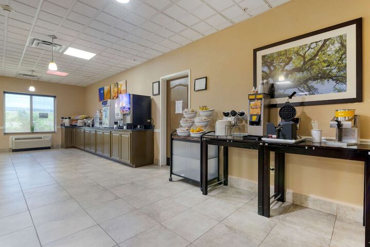 Comfort Suites Savannah North I-95