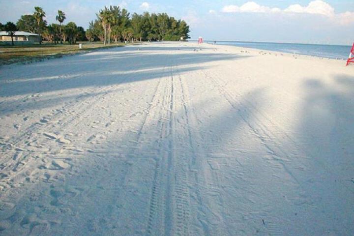 Wander Residence Condo near Fort DeSoto