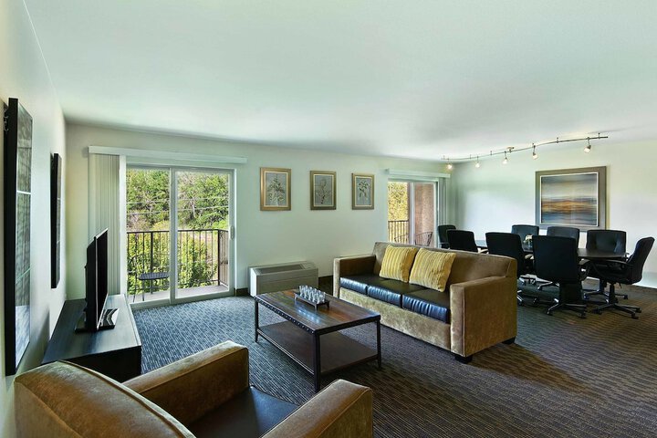 Oxford Suites Yakima