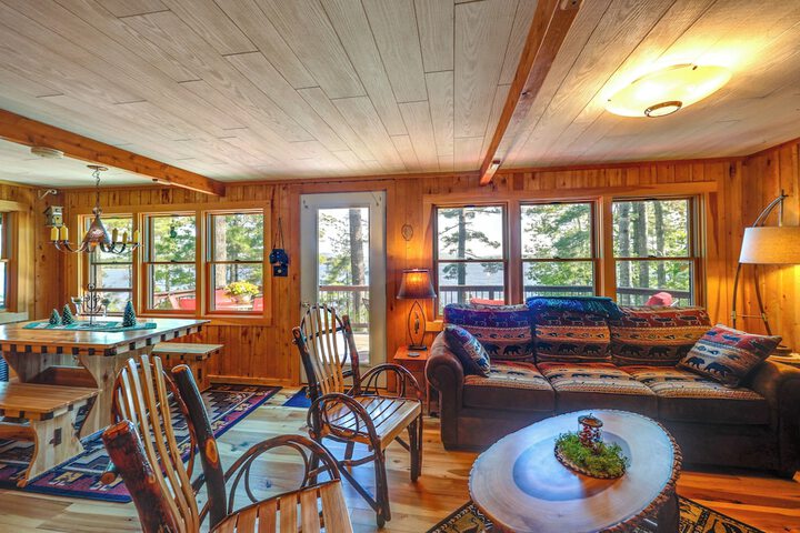 Waterfront Maine Vacation Rental w / Private Dock
