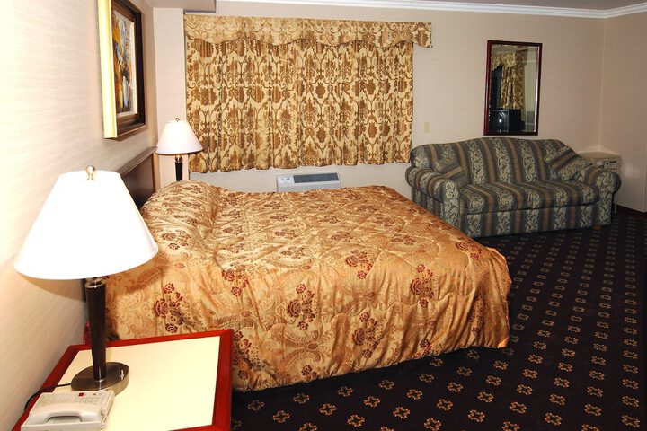 Room 14 of 37