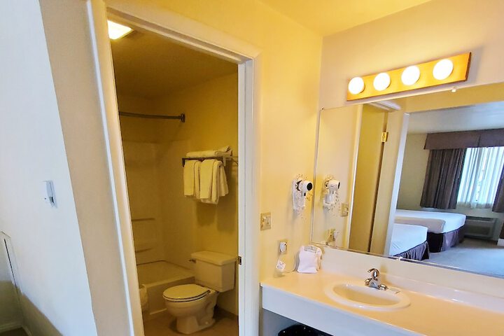 Magnuson Hotel Ely