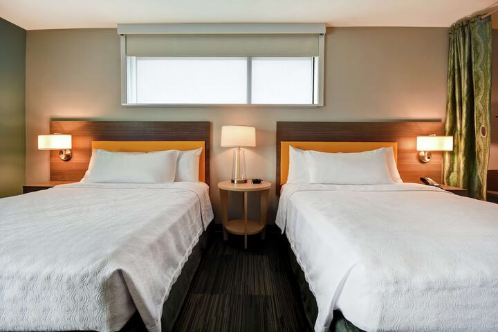 Room 25 of 42