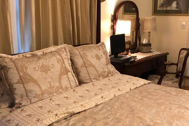 Room 15 of 32