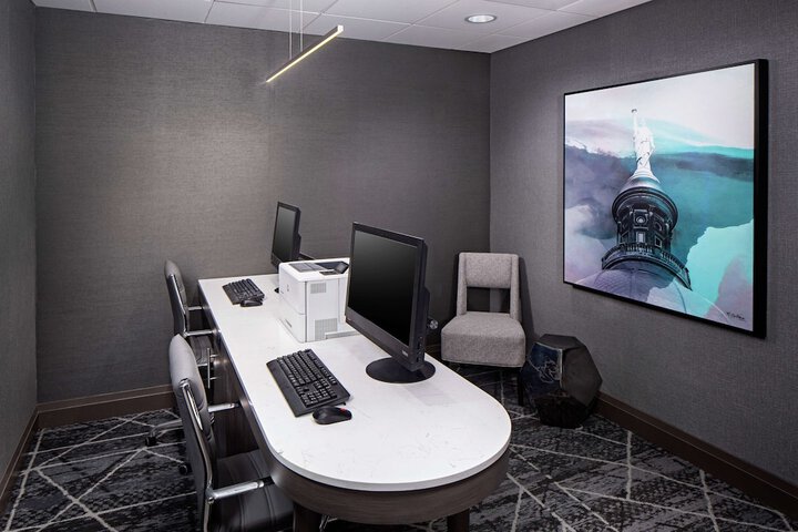 Business Center 39 of 39