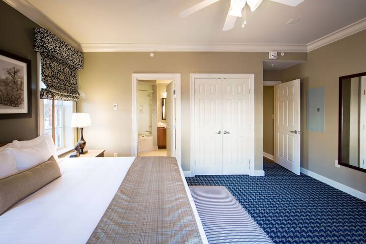 Room 93 of 106