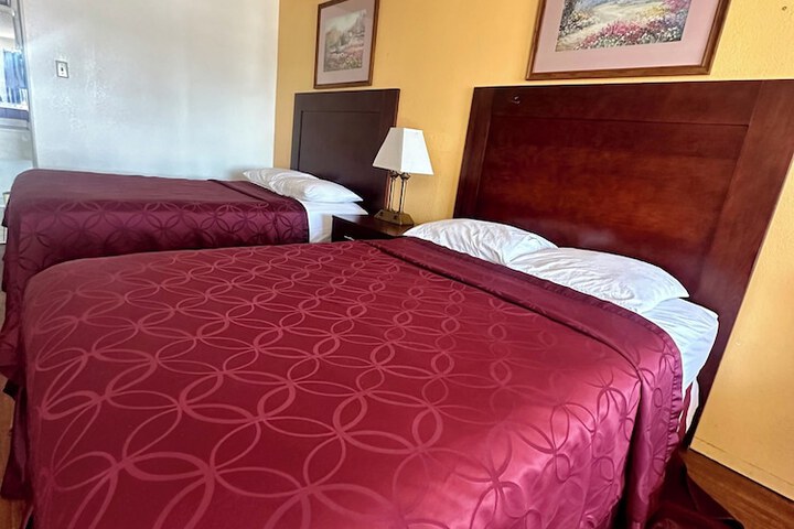 Room 12 of 20