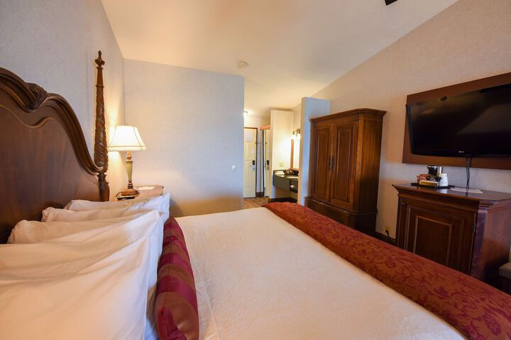 Best Western Plus Dockside Waterfront Inn