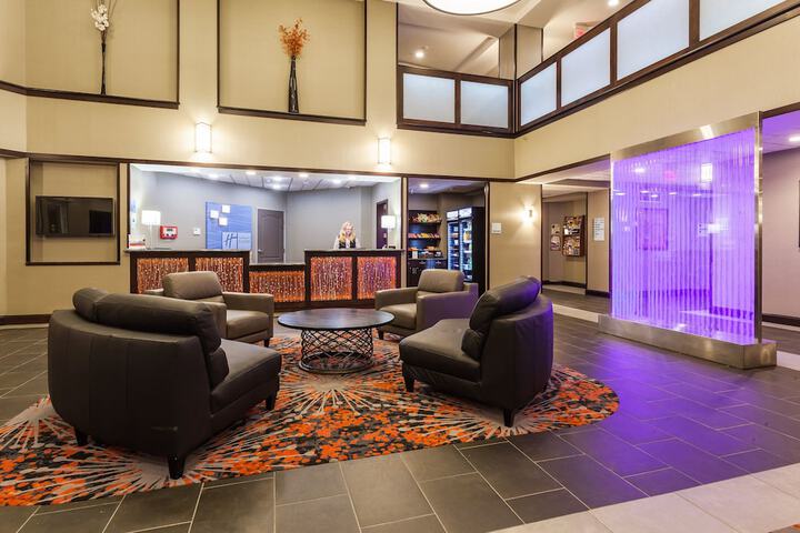 Hotel Interior 10 of 32