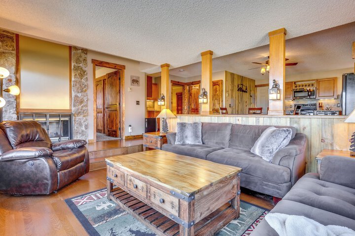 Ski-in / ski-out Granby Ranch Escape With Balcony!